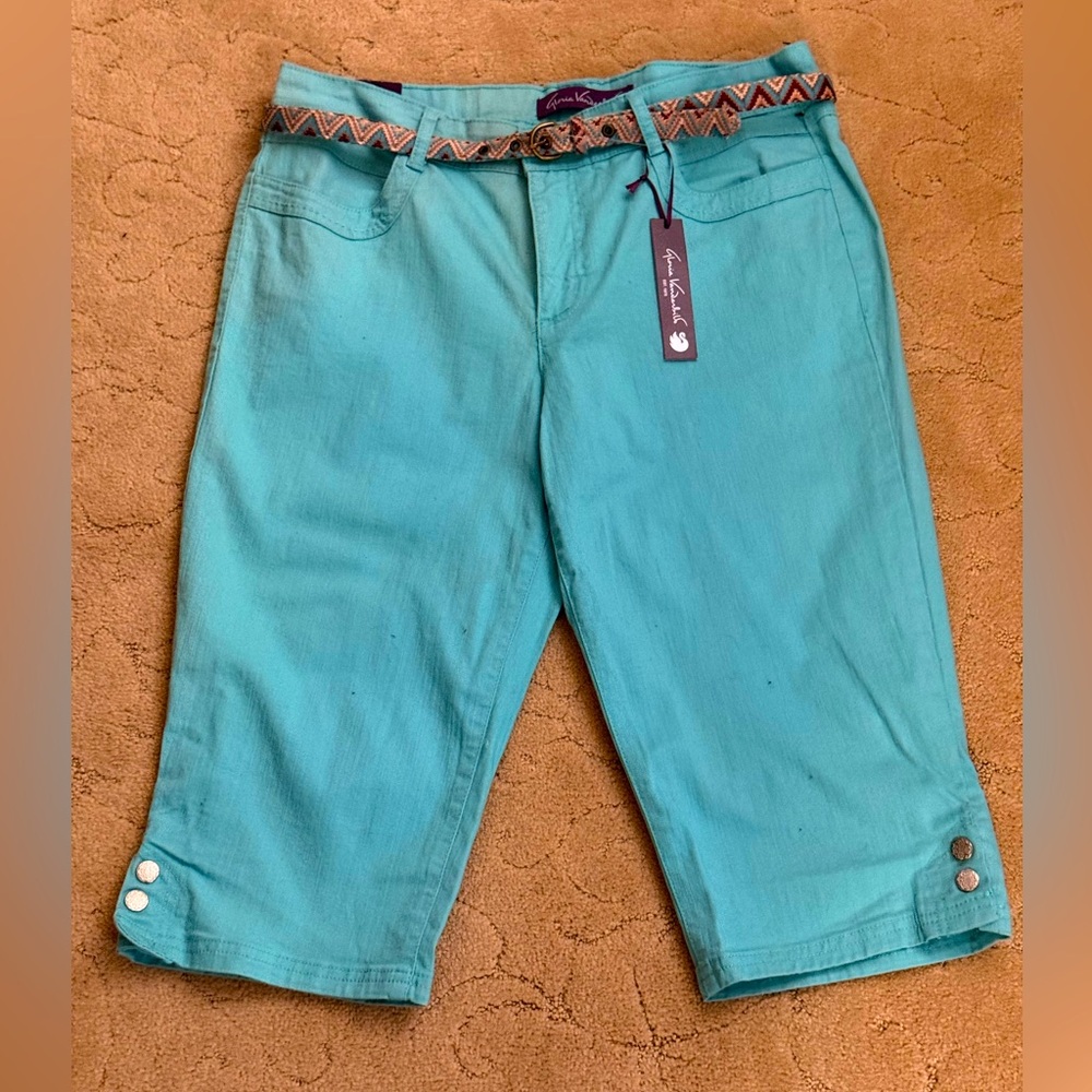 SOLD-Gloria Vanderbilt aqua capri with aztec belt - Picture 2 of 13